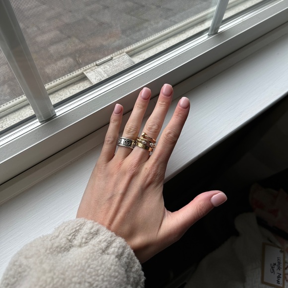 Double G Gucci Ring - Picture 4 of 4